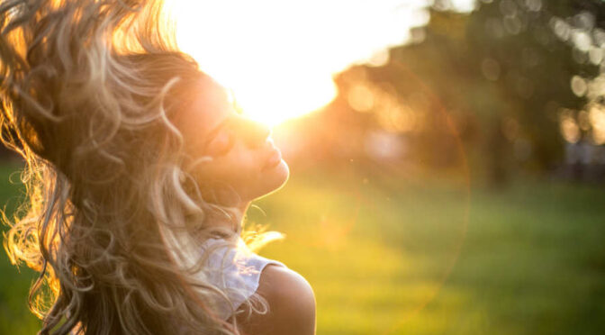 Jak przedłużyć włosy najmniejszym kosztem?